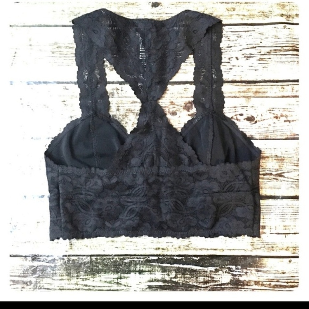 BLACK LACE BRALETTE - Picture 2 of 3